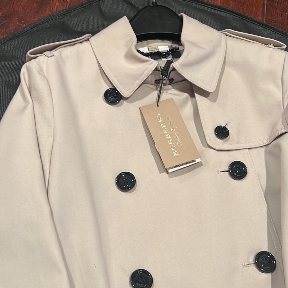 SOLD!! Authentic Burberry harbourne trench coat size 4 - Picture 6 of 14